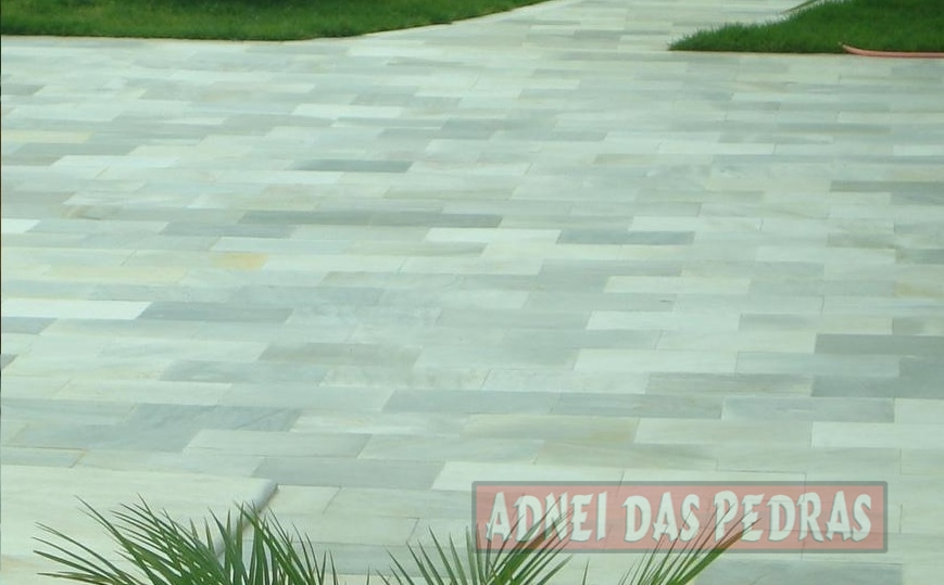 Pedra Mineira Serrada Clara
